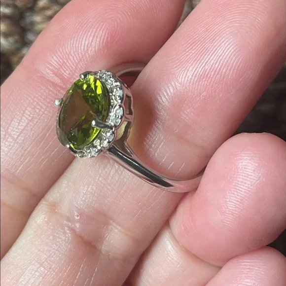 New Sterling Silver Peridot & Diamond Ring, Size 7